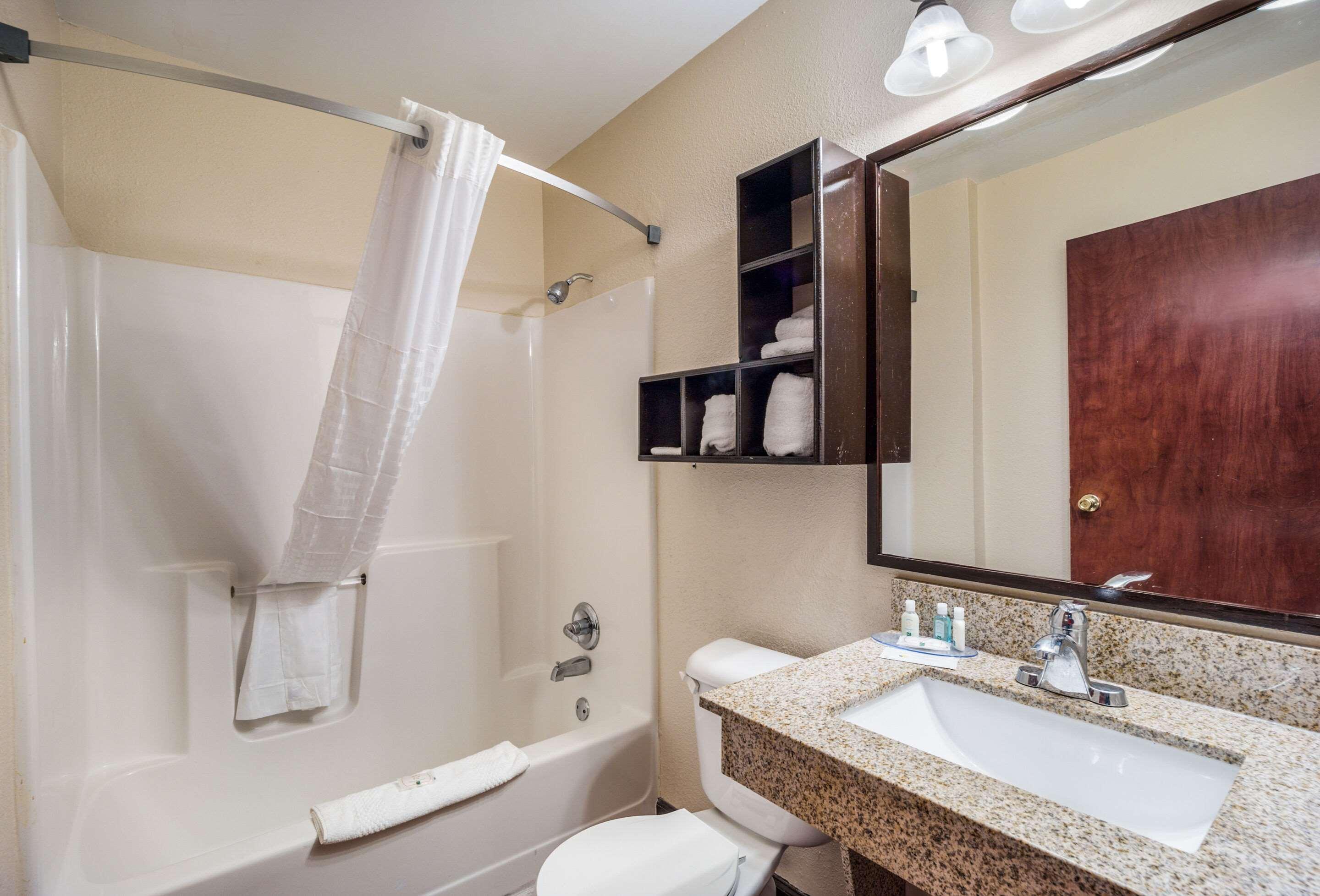 Quality Inn & Suites Augusta Fort Eisenhower Area מראה חיצוני תמונה
