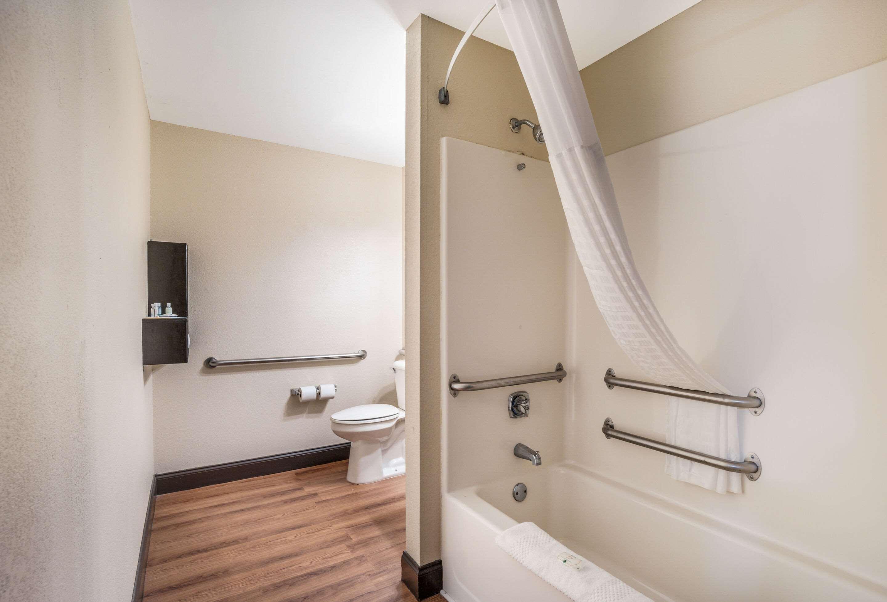 Quality Inn & Suites Augusta Fort Eisenhower Area מראה חיצוני תמונה